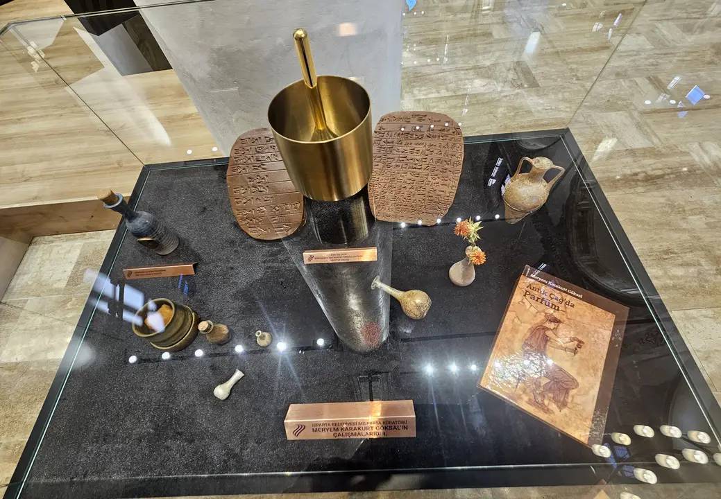 Misparta Koku Medeniyeti Müzesi'nde 4500 Yıllık Parfüm Formülü Sergileniyor 8